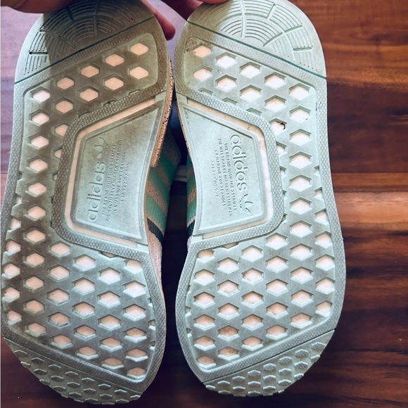 Adidas Cream and Mint Sneakers - Picture 4 of 10